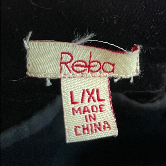 Reba Black Floral Embroidered Cape with Fringe - Picture 4 of 4